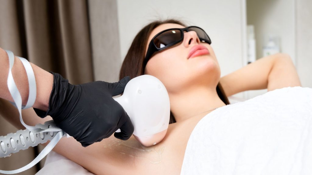 No cenário atual da dermatologia estética, a busca por procedimentos estéticos minimamente invasivos cresce exponencialmente.